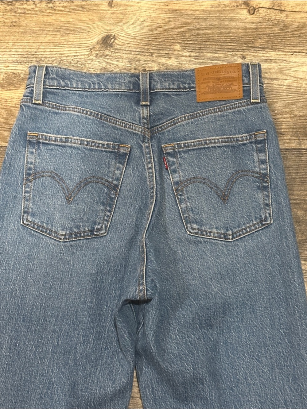 Levi’s Ribcage Straight - Picture 6 of 7